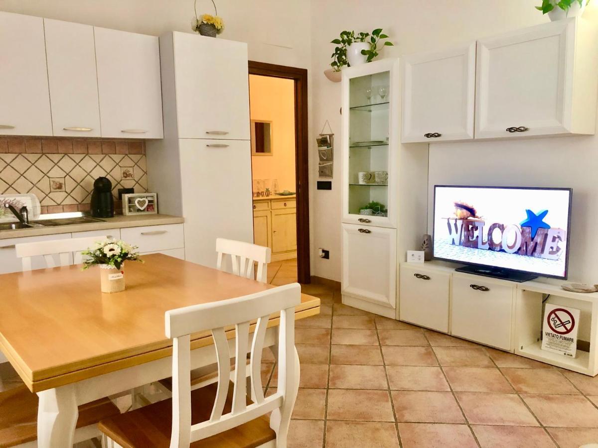 Exclusive Use- Uso Esclusivo - La Maison De Gioel - Entire House - Intera Casa - With Kitchenette - Con Cucinino - With Washing Machine - Con Lavatrice - Free Public Parking In Front Of The House - Parcheggio Pubblico Gratuito Difronte Casa