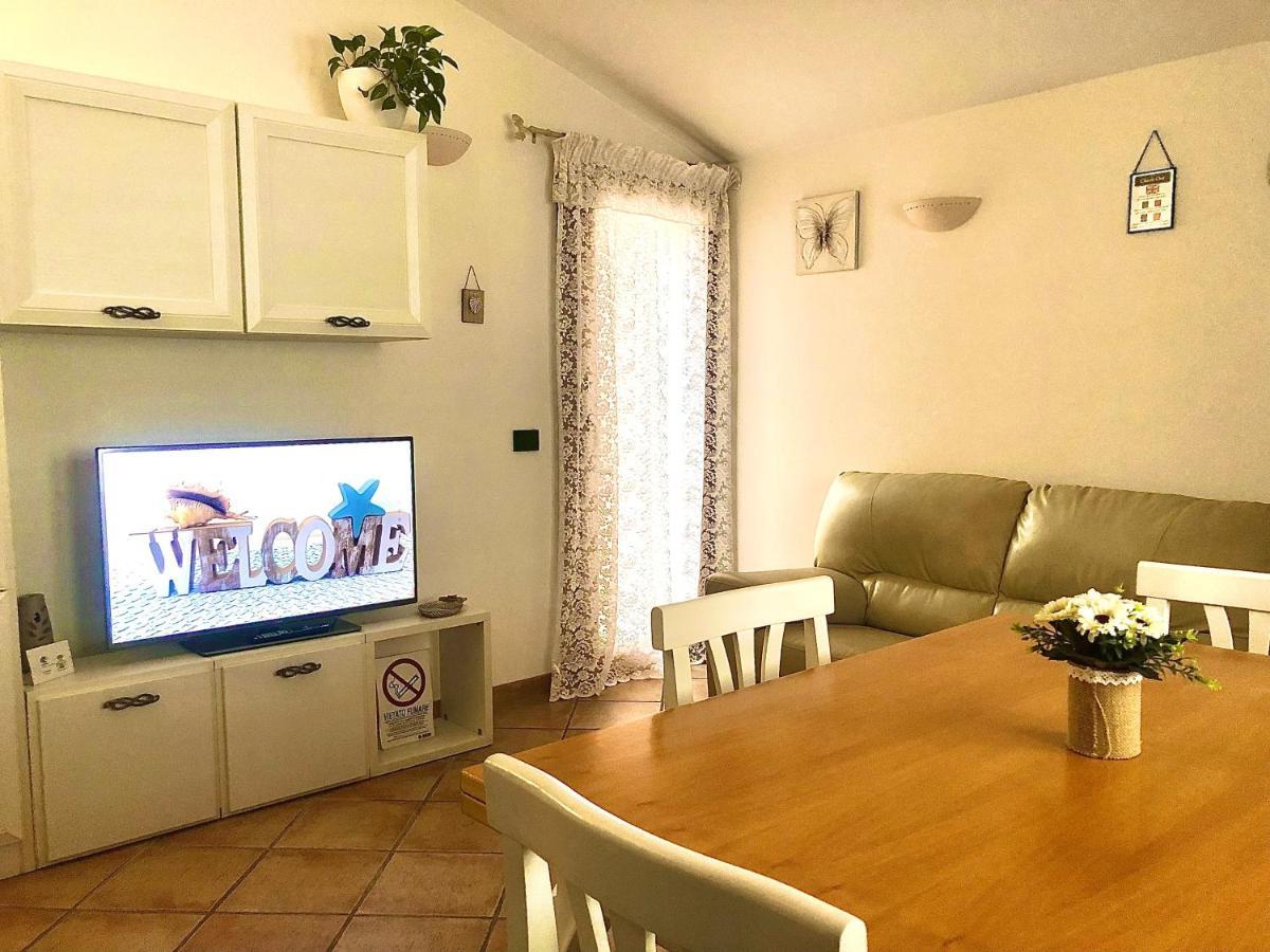 Apartment Presso La Maison De Gioel Usufruirai Di Un Indipendente Dotato Di Uso Cucina E Lavatrice Arredato In Maniera Funzionale Situato In Ottima Posizione Vicino A Supermercati Caffetterie Pasticcerie Bar Pizzerie E Tanti Altri Servizi *